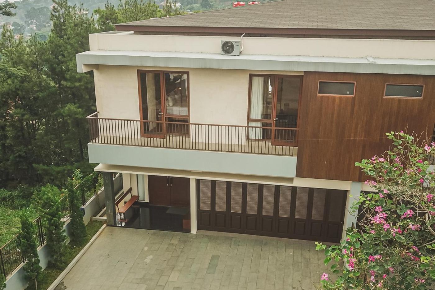 Anindya Hill View Villa 7 Bedrooms With A Private Swimming Pool Bandung Eksteriør bilde